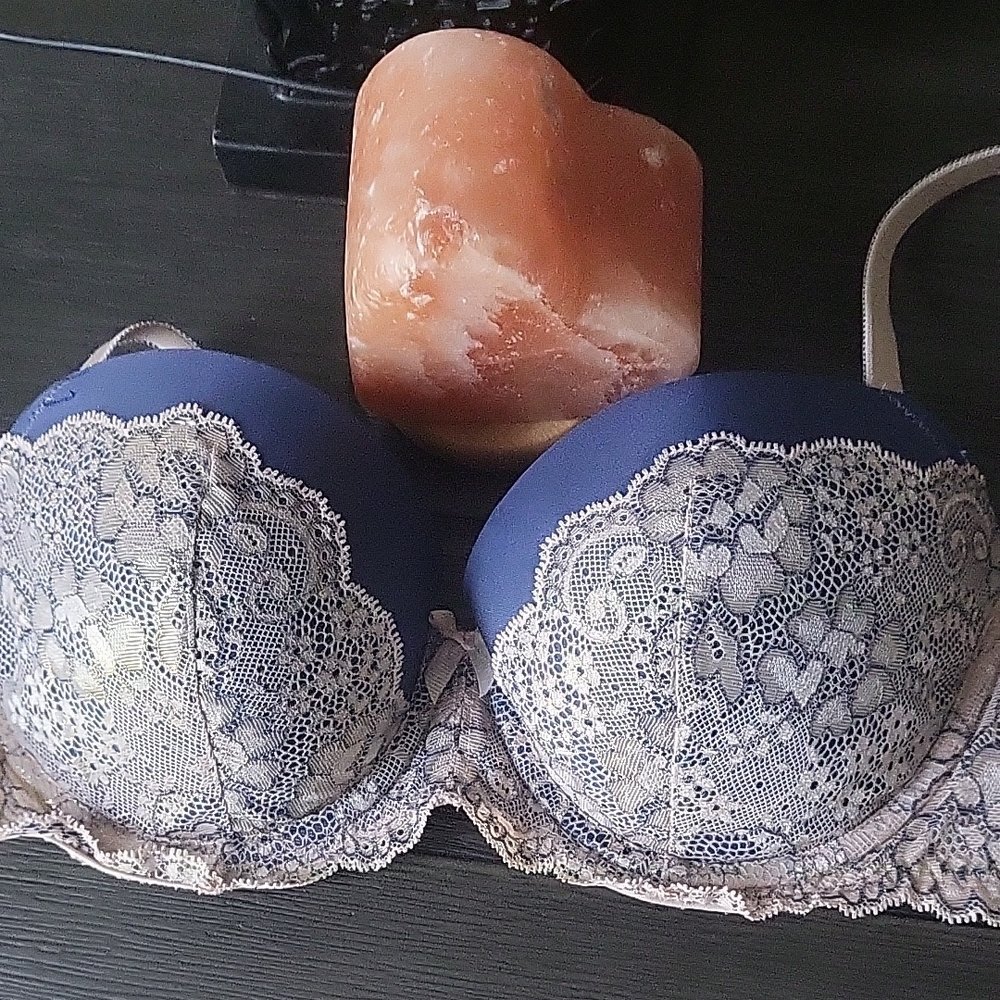 Victoria's Secret Blue and Cream Lace Bra